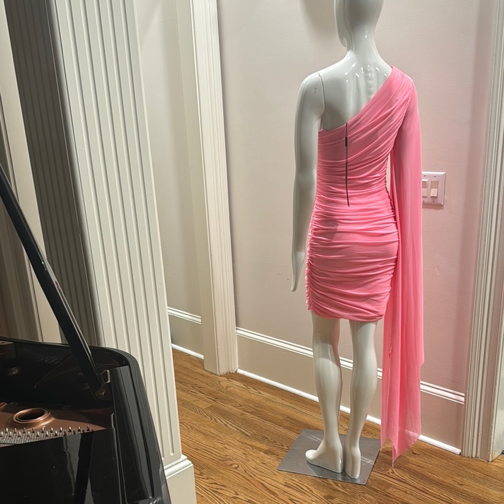 Elliatt Pink One-Shoulder Bodycon Dress - Picture 5 of 6